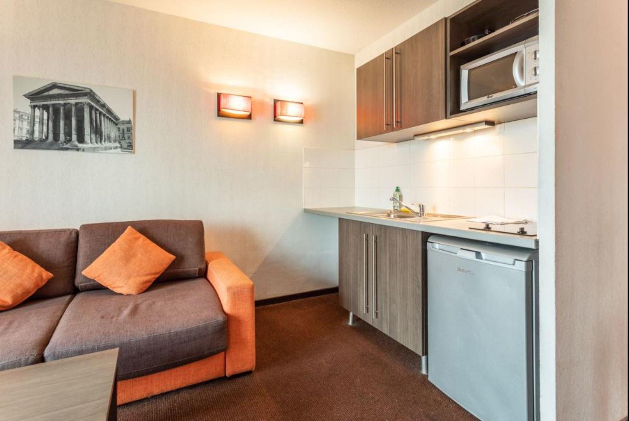 Comfort Aparthotel Nimes Centre Экстерьер фото