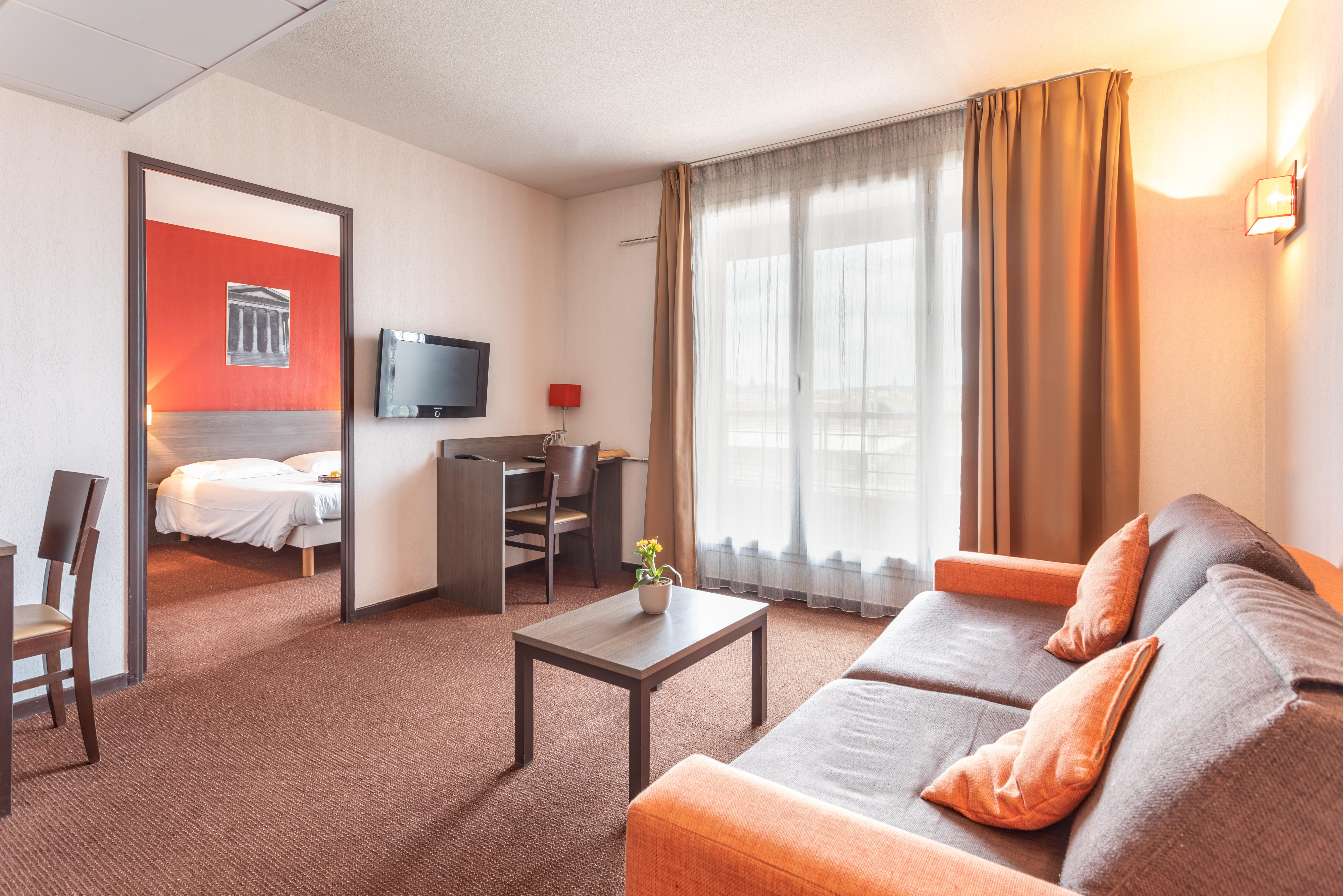 Comfort Aparthotel Nimes Centre Экстерьер фото