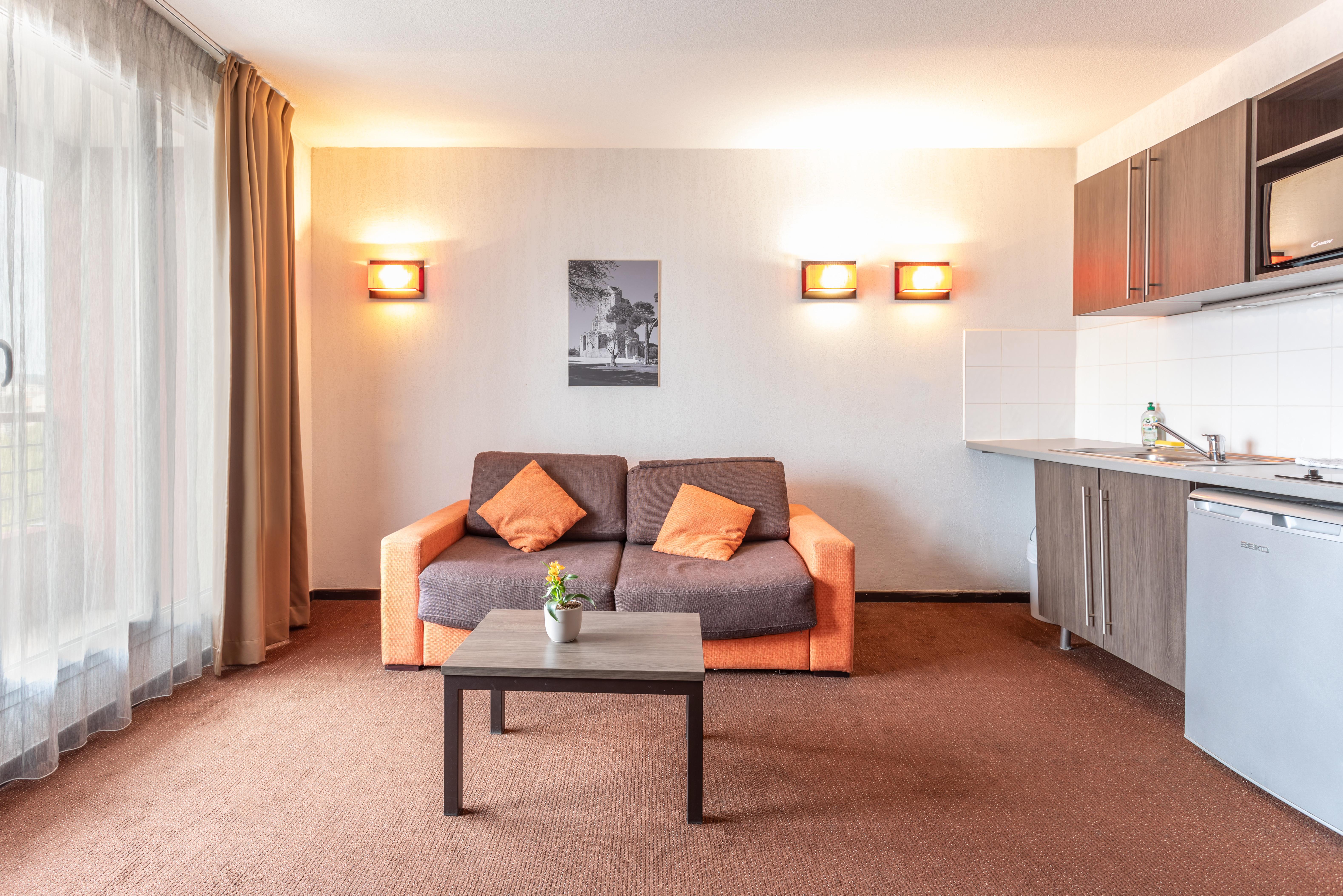 Comfort Aparthotel Nimes Centre Экстерьер фото