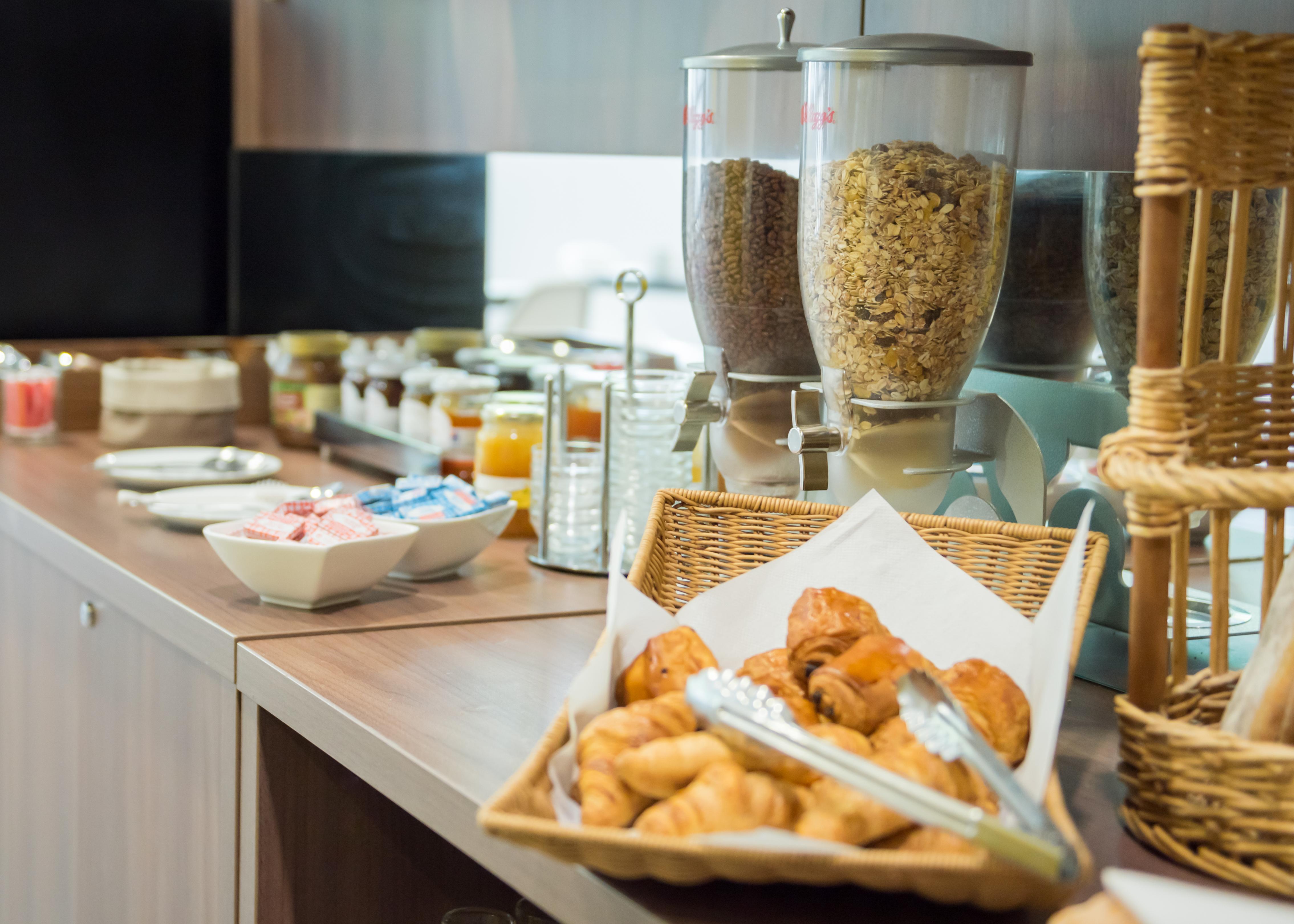 Comfort Aparthotel Nimes Centre Экстерьер фото