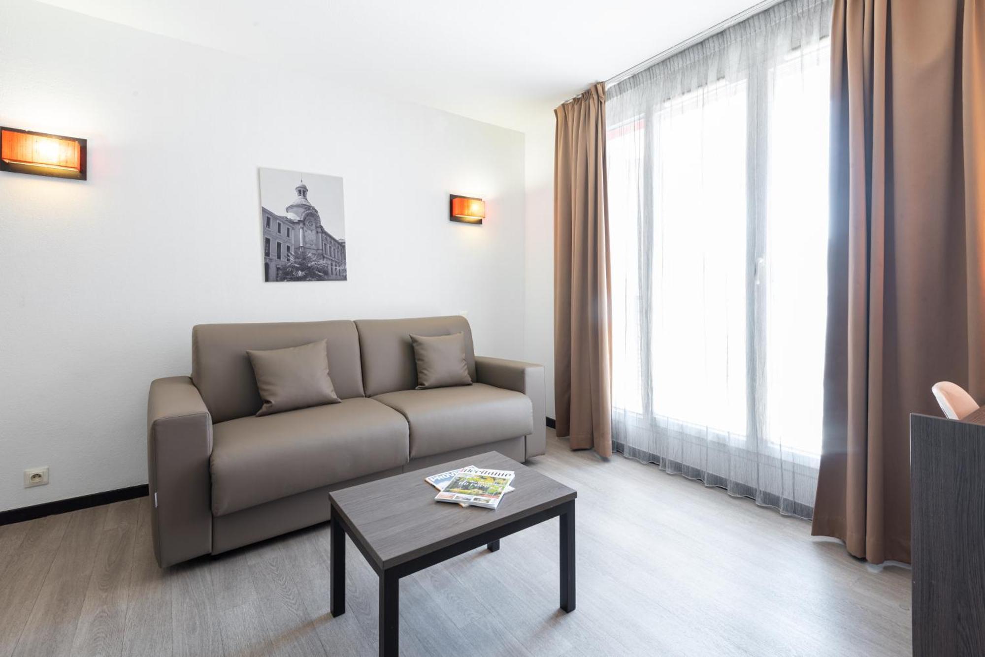 Comfort Aparthotel Nimes Centre Экстерьер фото