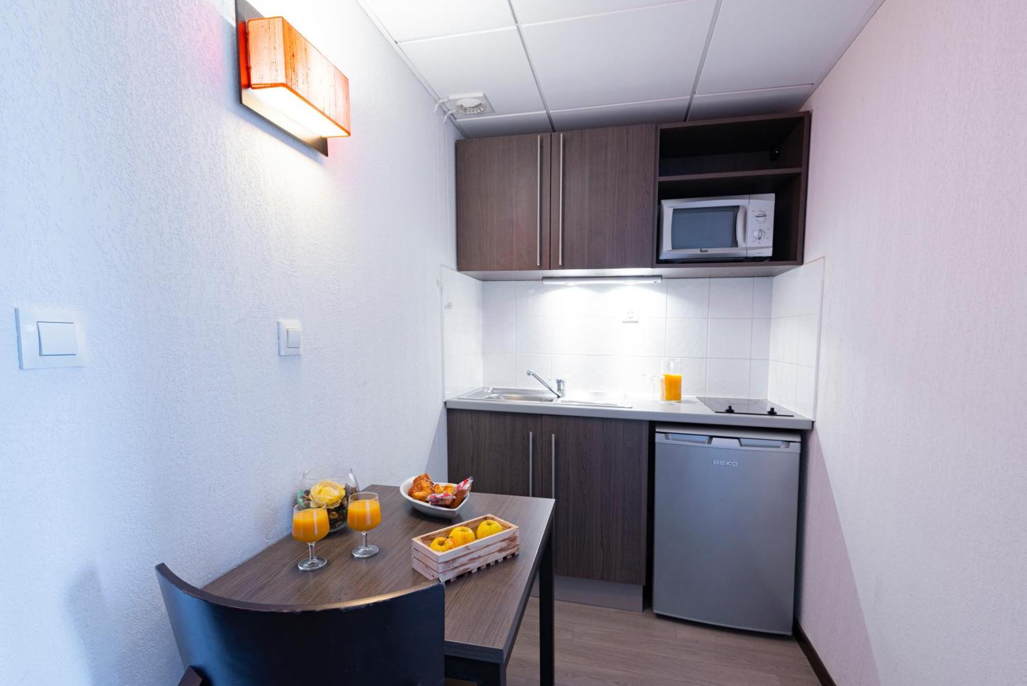 Comfort Aparthotel Nimes Centre Экстерьер фото
