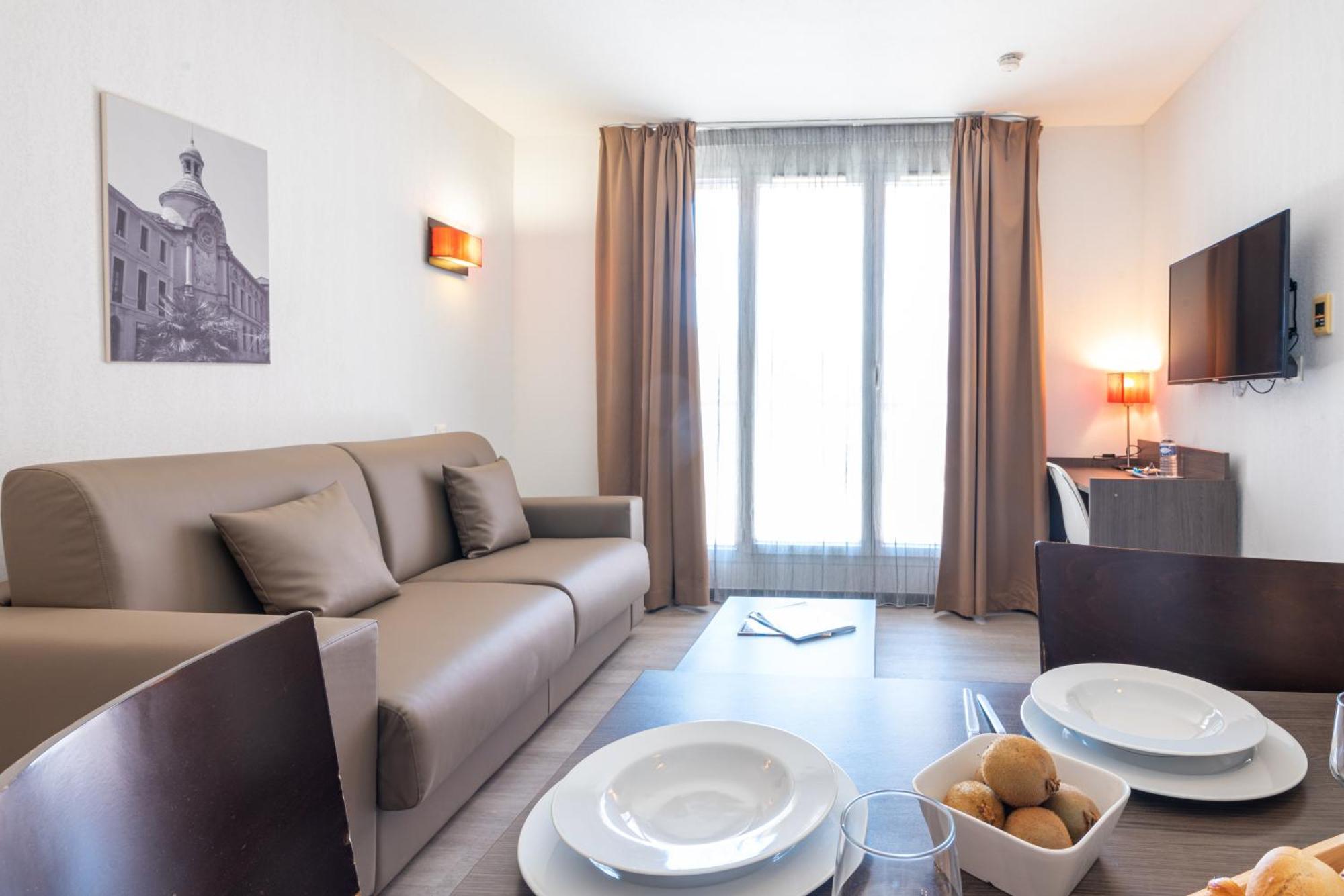 Comfort Aparthotel Nimes Centre Экстерьер фото